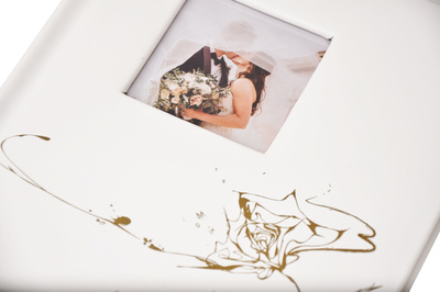 Album na zdjęcia w rozmiarze 15x21 cm - 100 zdjęć do wsuwania - MOMENT 05 - Ecru - złoty nadruk